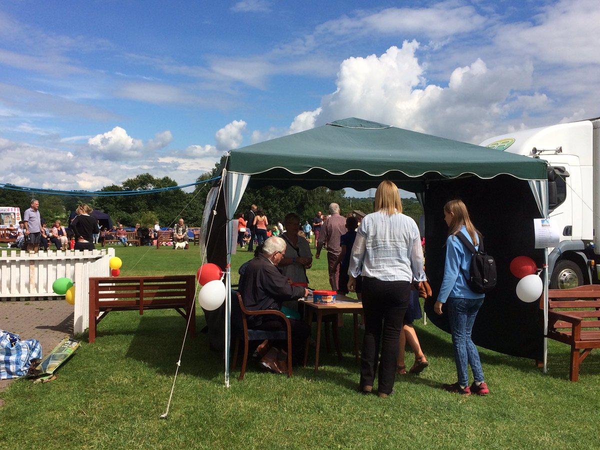 BarloCC's tweet photo. People still arriving, it's not too late to get down here #bfest2017 https://t.co/kSpuIyf8EZ