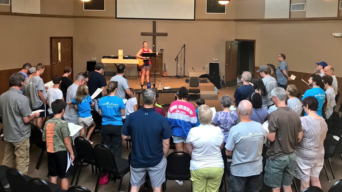 northparkpres's tweet photo. Sunday morning worship @CampGilmont. Sing praise to the Lord. 🎶 #samaritanroad17 #nppc150 https://t.co/SIljjr7LeU