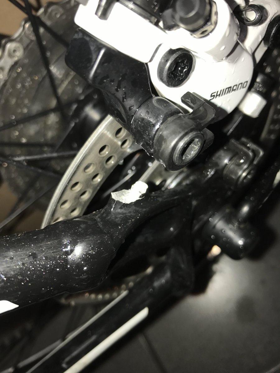 bananasoul's tweet photo. @TrekBikes my frame is the first part of my bike that failed ! REALLY DISAPPOINTED #fail #Trek #frame #2012 #Serie4000 #MTB #TREK https://t.co/fnntBmpWCu