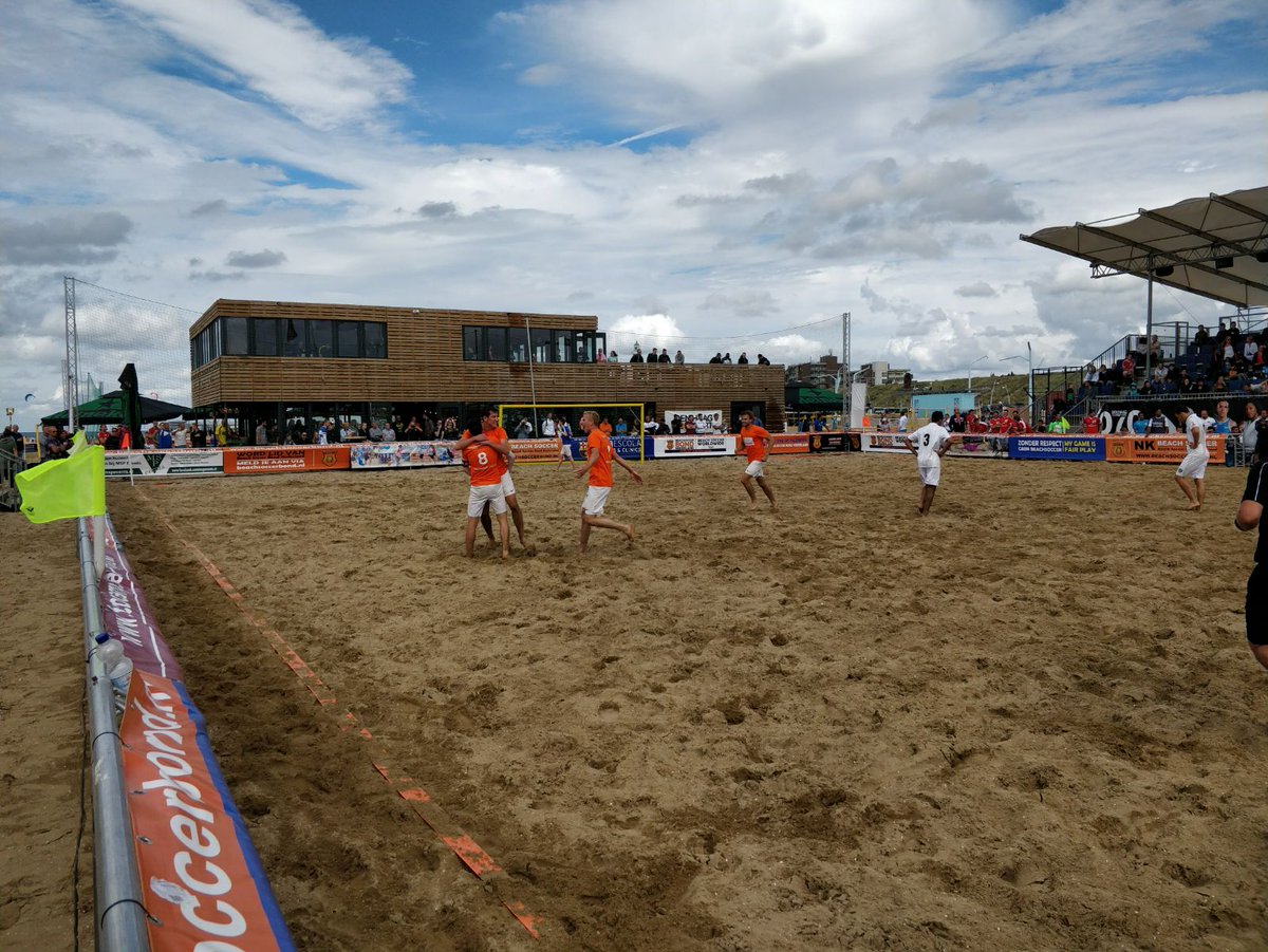 BeachSoccerBond's tweet photo. BS Egmond pakt de landstitel door een zege op BS Rotterdam. Gefeliciteerd!

@BeachstadiumNL 

#BeachSoccer #BSBN #NK https://t.co/aGnRVdjToL