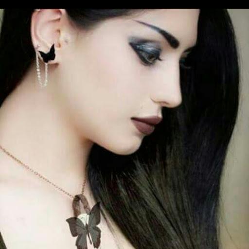 7U9__'s tweet photo. يحبني 

لا

🤔

يحبني

لا😭

يحبني 

لا 
ياترى حبيبي يحبني لو لا 

كلولي😜😜😜😜😜

اضن مجنون بيه مو بس يحبني شنو رأيكم https://t.co/HLPIvHAoXN