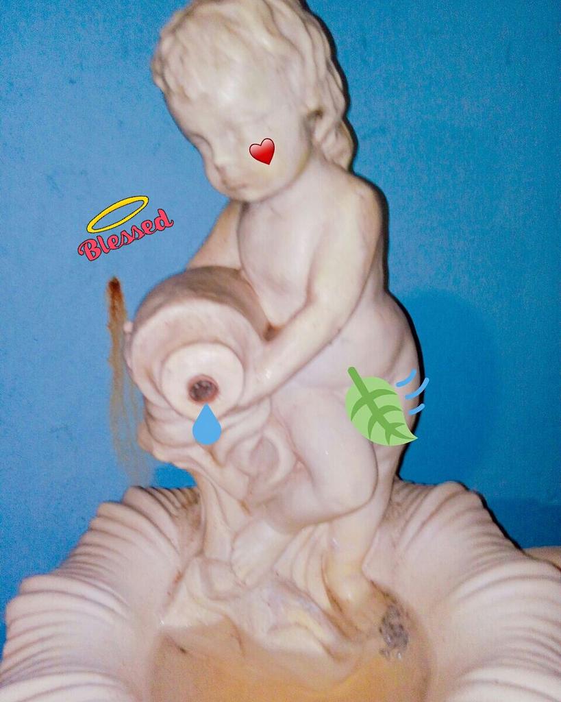 Creepyless's tweet photo. Não é recuperável a água que vai pelo ralo....💧🌬
#😇 #angel #naturalbeauty #DomingoDetremuraSDV  #vintage #love #0000 #💜 #blood #littleangel https://t.co/FQoRC4vjof