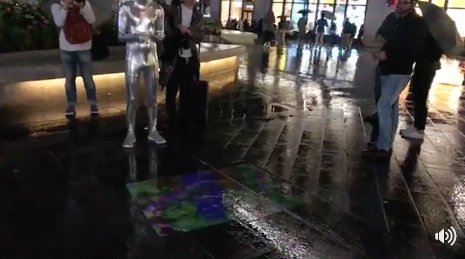 cuellarbrown's tweet photo. busking live-stream at Leicester Square and Piccadilly Circus  https://t.co/RC7LclSupe @CloudsExpressD @artsconnectionf #art https://t.co/LMavX2uuyU