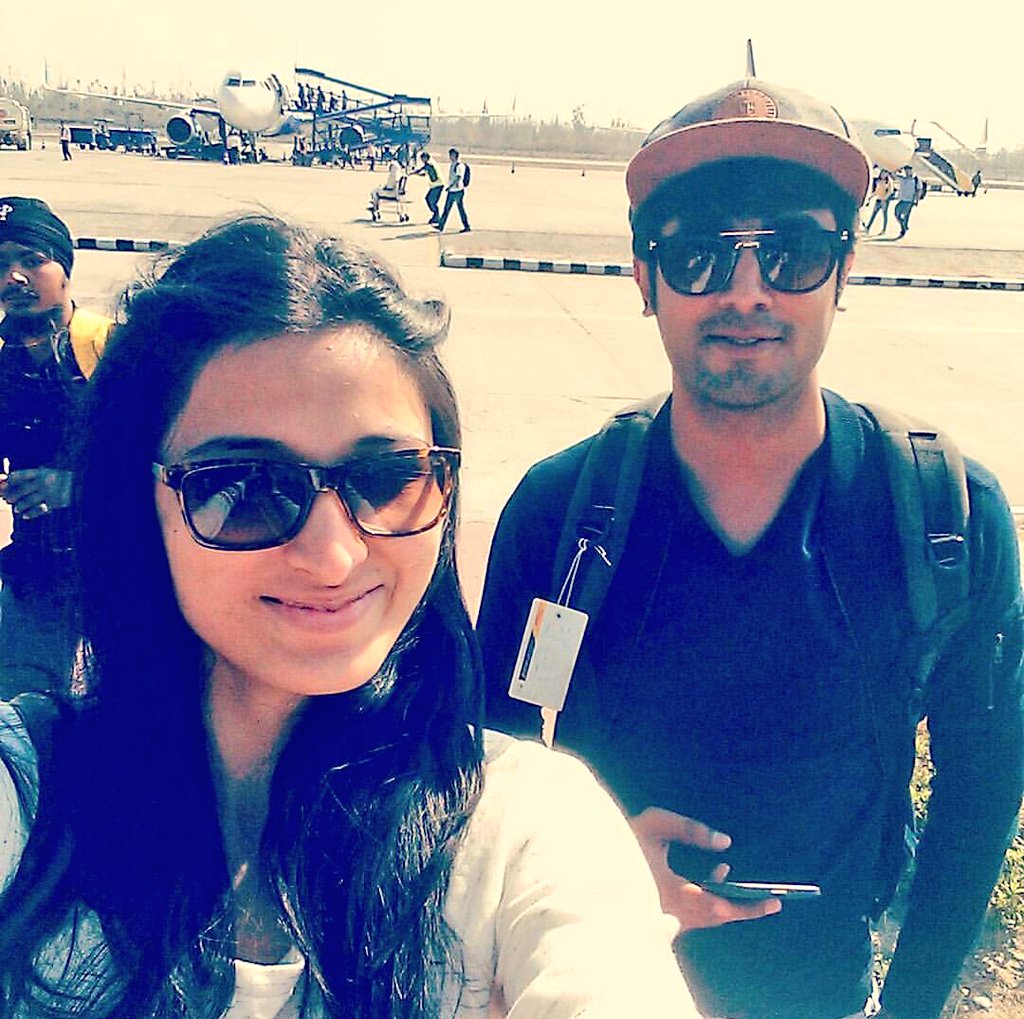 Sheenians's tweet photo. #QuestionOnAkSheen 8
Name the place where Akshay and Sheen are found travelling.
#100EpisodesOfPiyaaAlbela #PiyaaAlbela https://t.co/Noya45ppWL