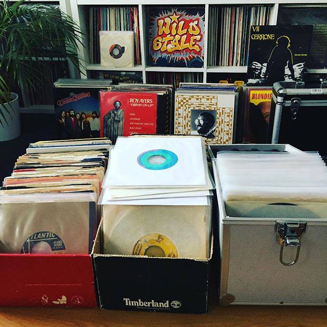 seamushaji's tweet photo. #homeworksunday Love digging hate filing! #vnyl #soul #boogie #disco #funk #jazzfunk #fusion https://t.co/UFm4YATw8w