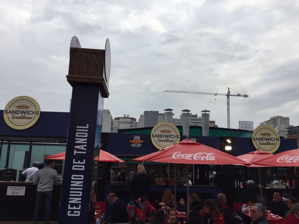 tandileros's tweet photo. Si estás en @LaRural_BsAs veni a comer a #SandwichsTandileros @cagnoli @santyderqui @edupereiras @lzzambo https://t.co/YkPVpKnc95