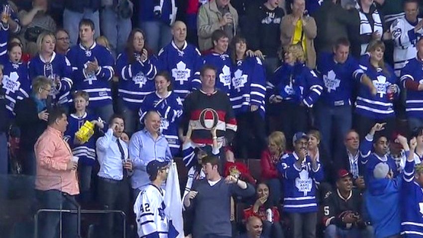 Ottawa Senators season ticket package to include free Leafs jersey thebeaverton.com/2017/07/ottawa…