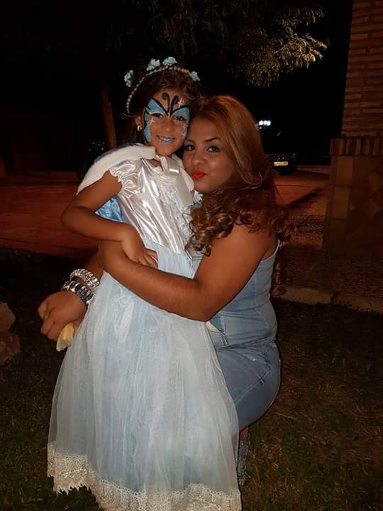 manuelcarpetamf's tweet photo. Unas de ayer en el cumple de mi princesa Solea guapas voz adoro...💖😊👏👏 @ManuelCarpeta https://t.co/6EwGrJaqym