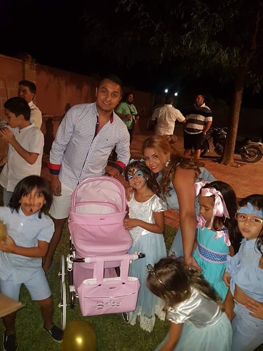 manuelcarpetamf's tweet photo. Guapos bellas mi Alegria y mi Solea...❤😘 @ManuelCarpeta https://t.co/CPagIMILpG