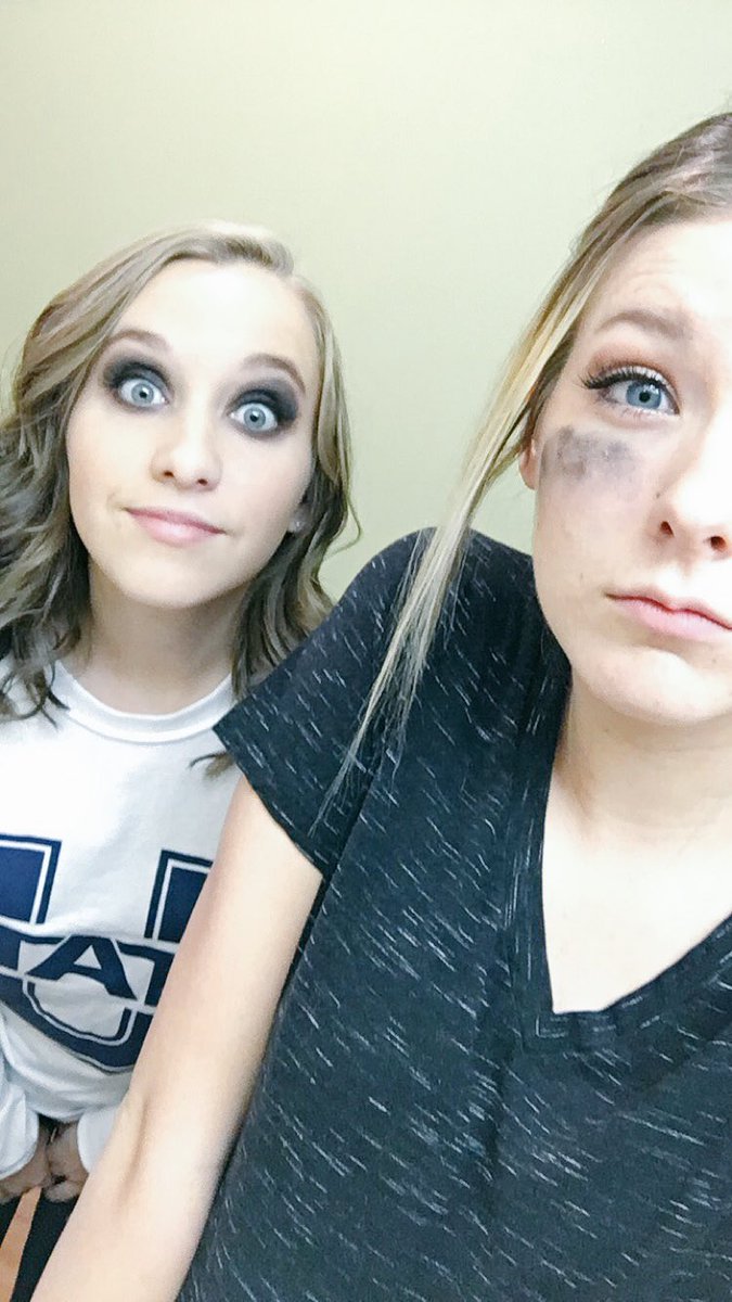 LydiaJoy22's tweet photo. happy b-day bff 🎊🎁🎉 part 2 https://t.co/lMteZLyIO5