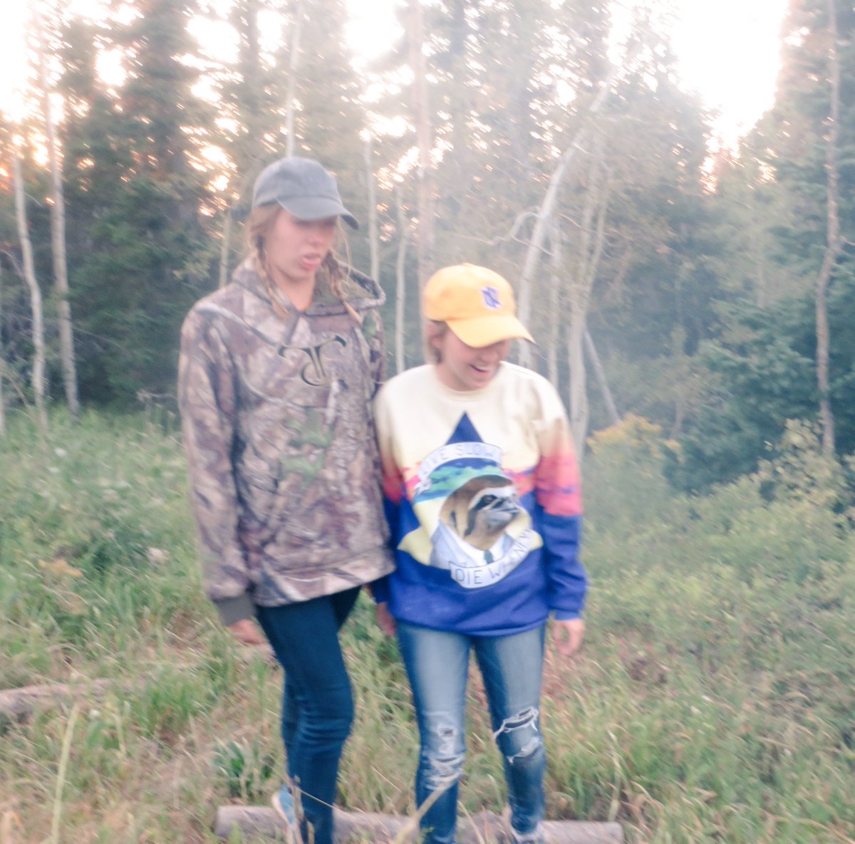 LydiaJoy22's tweet photo. happy b-day bff 🎊🎁🎉 part 2 https://t.co/lMteZLyIO5