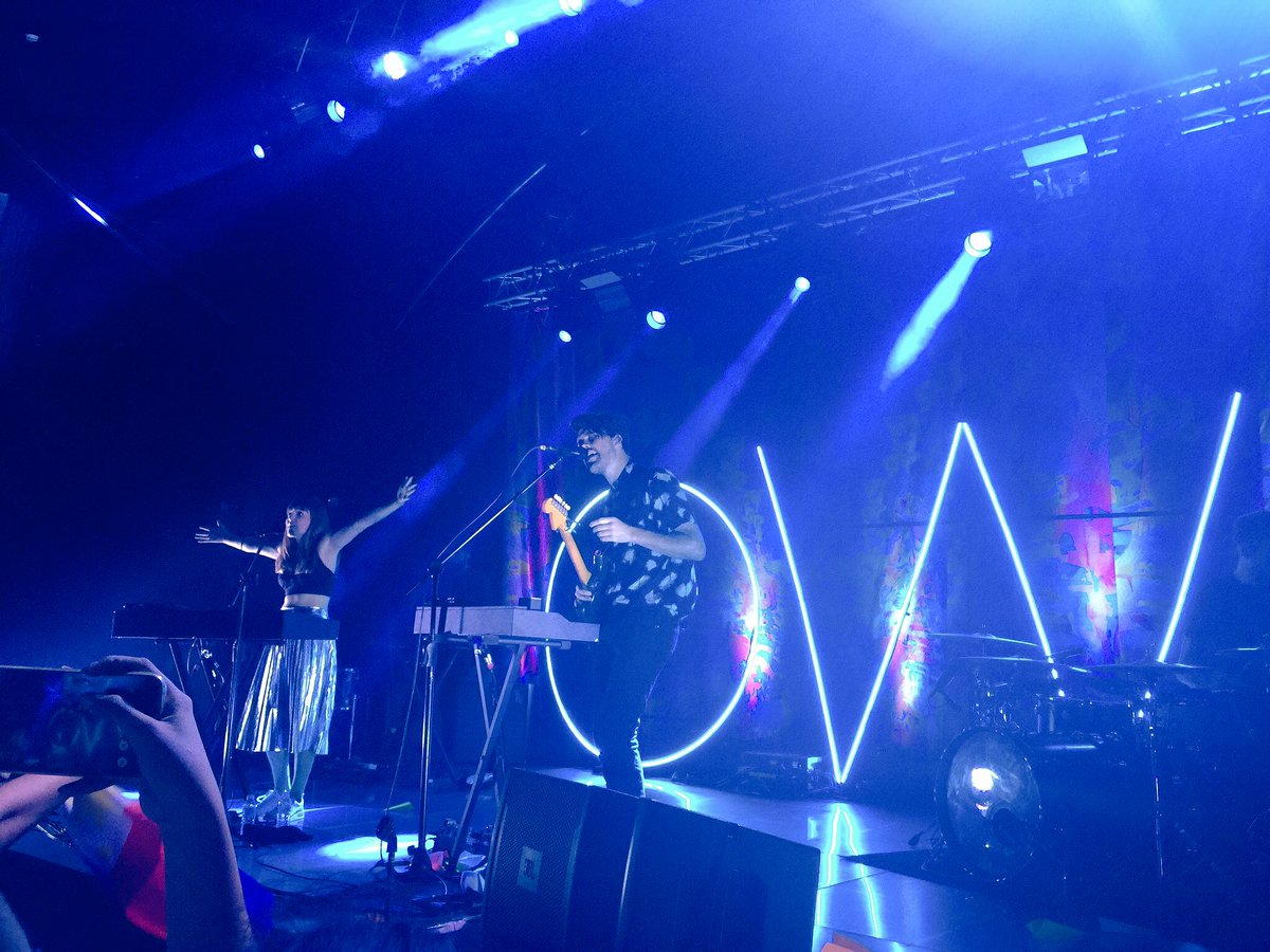 Ankeriiii's tweet photo. Cause I'm getting high, getting high~ 
I love you, @ohwondermusic 💖 #OhWonderManila #OhWonderMNL https://t.co/1zeATBPbaa