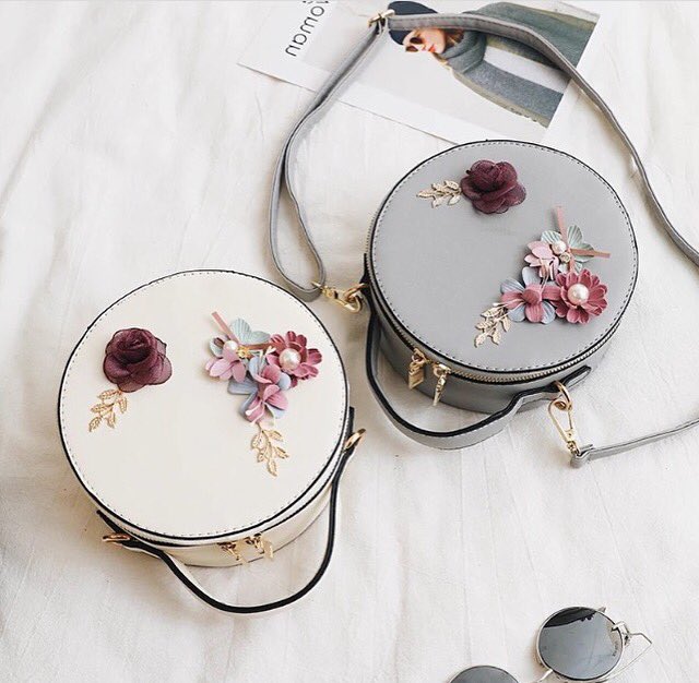 DeCaseBase's tweet image. [EMBROIDERED SLING BAG 🌸]
RM60
Black | White | Grey | Pink