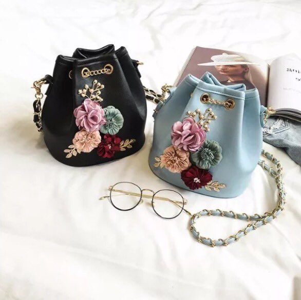 DeCaseBase's tweet image. IG: @DeCaseBase 

[EMBROIDERED SLING BAG 🌸]
RM60
Black | Blue | White