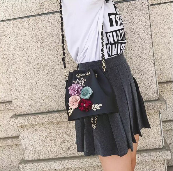 DeCaseBase's tweet image. IG: @DeCaseBase 

[EMBROIDERED SLING BAG 🌸]
RM60
Black | Blue | White