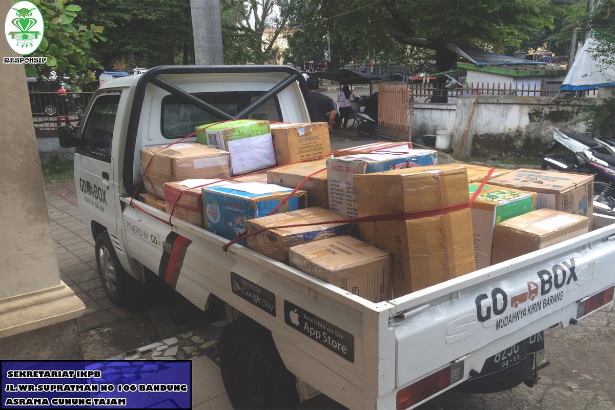 IKPB_Bdg's tweet photo. #IKPBRESPONSIF
21/7/17 IKPB KIRIMKAN BARANG BANTUAN KORBAN BANJIR KE PULAU BELITONG 
MELALUI #POSPEDULI https://t.co/4wwVz3fDhX