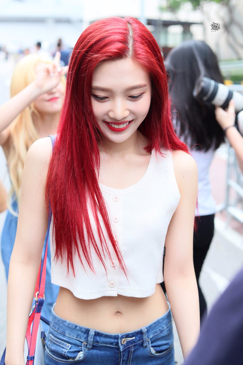 yojeum4242's tweet photo. 170721 뮤직뱅크 #레드벨벳 #조이 #redvelvet #JOY https://t.co/Qh9MT9zGVZ