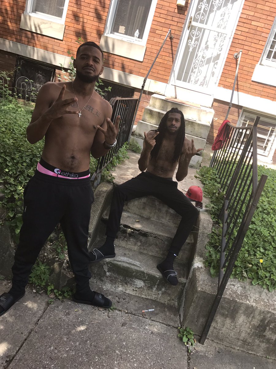 WestsideGizzle_'s tweet photo. You don't hustle you done eat  @New_504Orleans 
#Zone16 #WestSide to the #No https://t.co/TVKCPOXvp7