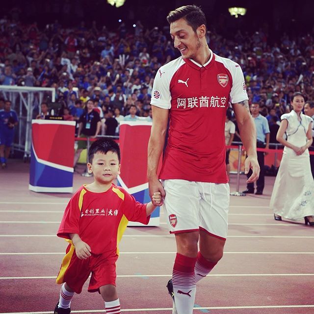 arsenal_ball's tweet photo. 〽️😄 #arsenalinbeijing #arsenal #afc #gunners #COYG #arsenal https://t.co/wk068DzAfa