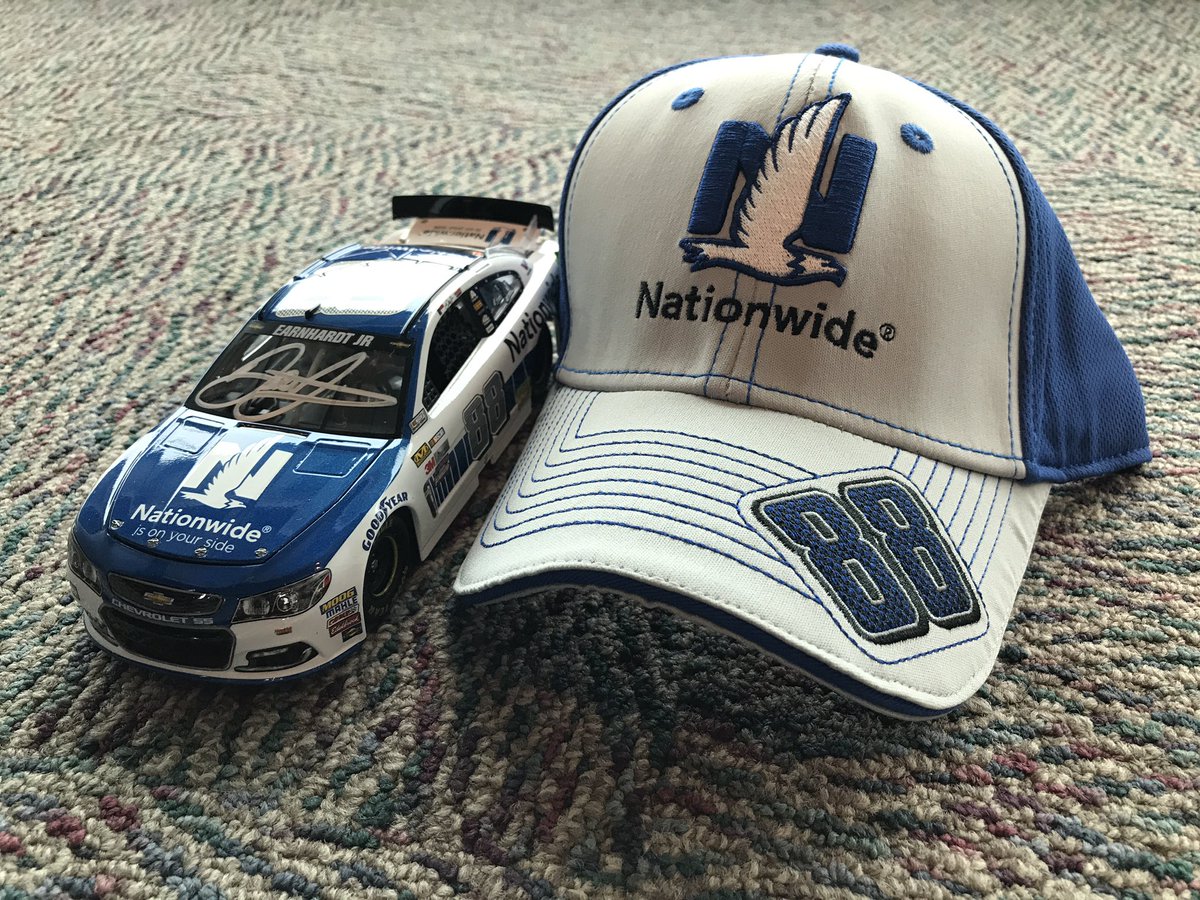 NW_Sports's tweet image. Retweet by tomorrow at 11am ET for a chance to win a @DaleJr signed diecast car and hat. #NW88JR #RaceDayGiveaway