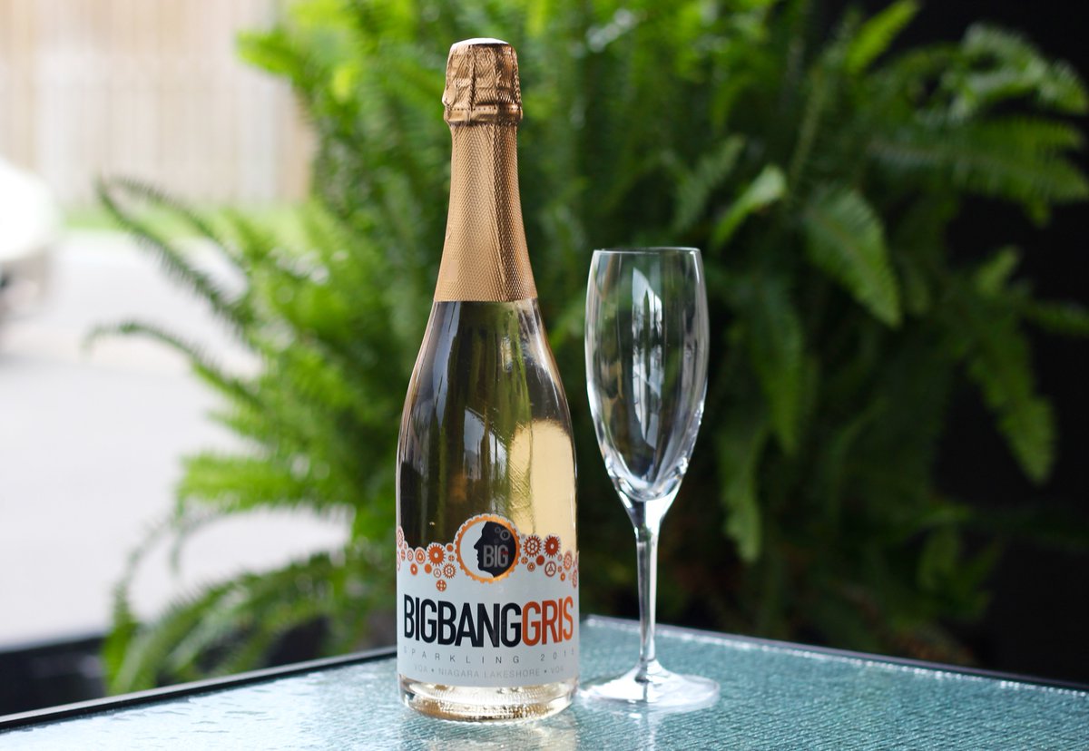 Taste of Summer starts with the sparkling 'BigBang Gris'. It's all about Food Day Canada folks! #FoodDayCanada #BetterWithBubbles