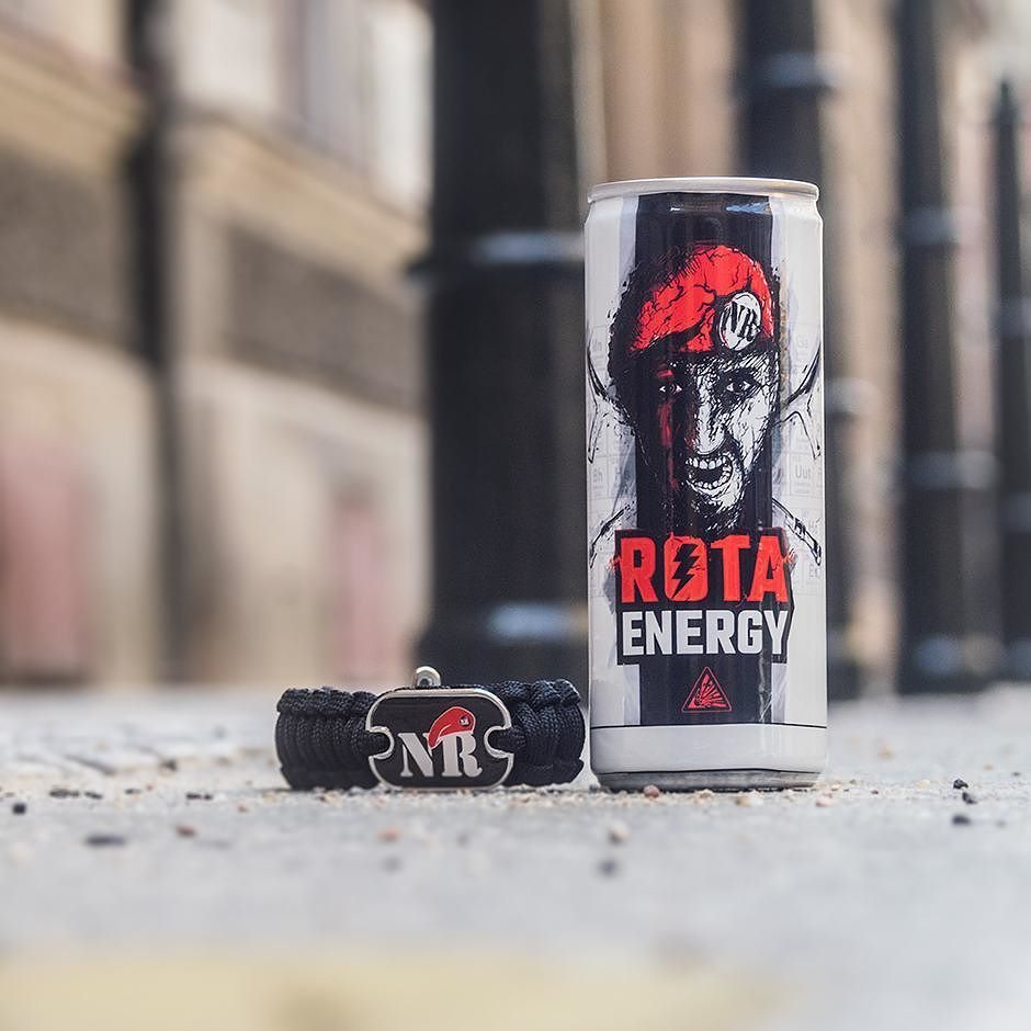 RealGeekShop's tweet photo. Rota energy i paracord náramky jsou opět skladem!
.
.
.
#realgeek #rotaenergy #paracord #youtuberskymerch #merch #martinrota #rotamerch https://t.co/HSKi4N9wjj