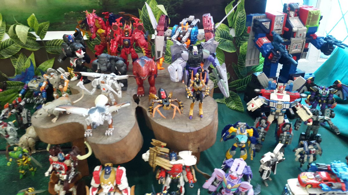 cybertronpact's tweet photo. Solo una pequeña muestra #ExpoTransformers2017 https://t.co/Q0dV1gfK0E