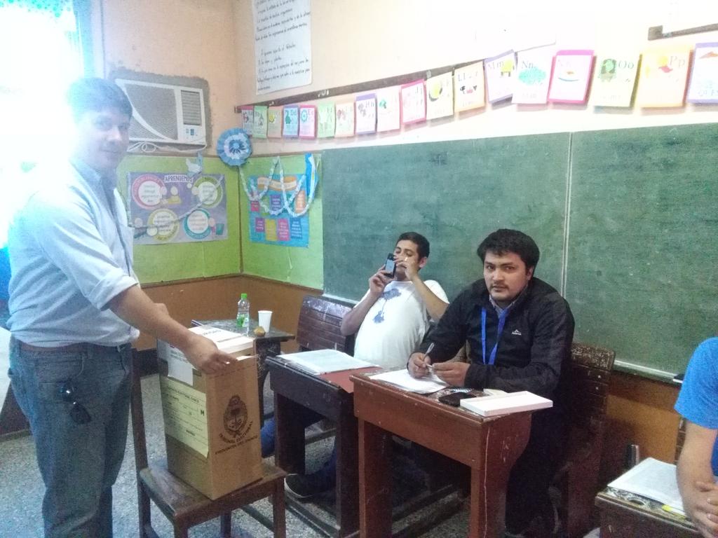 PrensaMachagai's tweet photo. Así votaba el líder y conductor del PJ Machagai.

#Intendente @GarciaJuanM https://t.co/9EFH8KradF