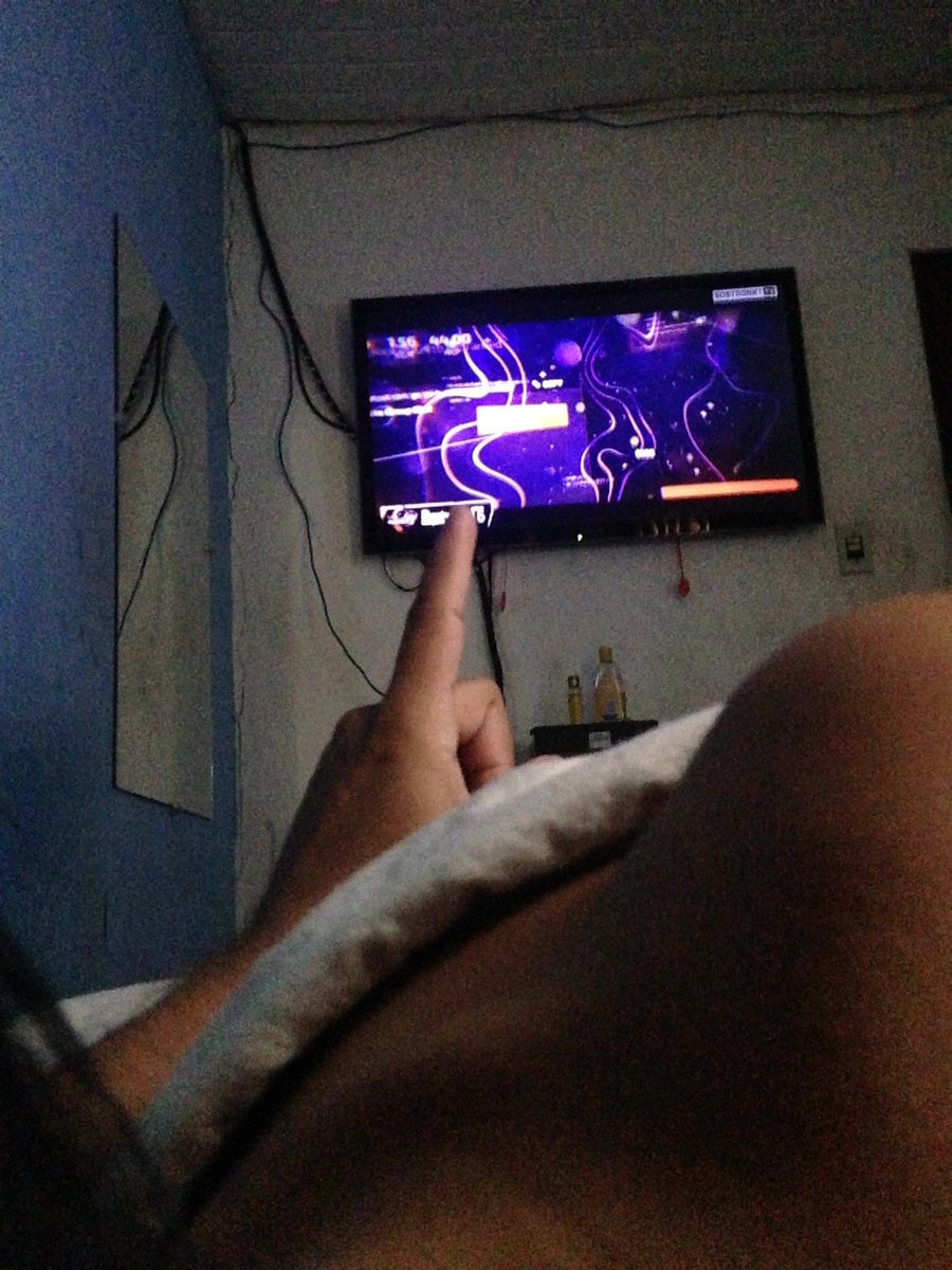 #CSNAESPN  esposa Josiane avisou só deixo tu assistir se eu deitar no seu braço rsrs @CsManus  Manaus inteiro assistindo !! 🤗😛😝😜