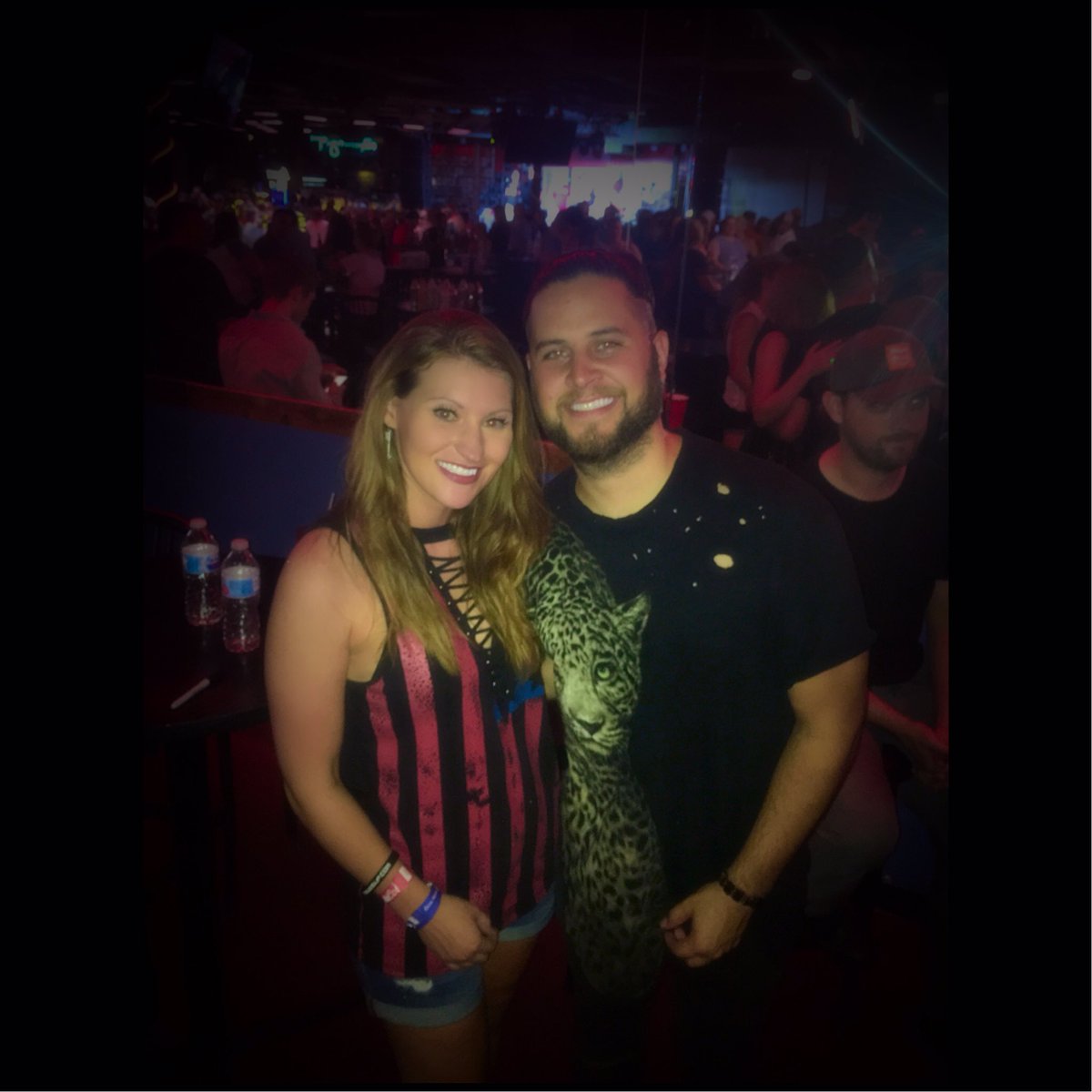 Kelli_Drane's tweet photo. FINALLY got to meet this great guy Friday night! @filmoremusic you put on an AMAZING show! Thanks for being so sweet 😉 Please come back soon https://t.co/Wg9Qam575f