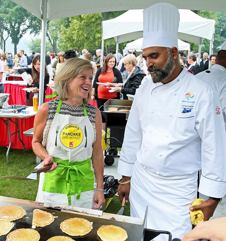 YegTomBraid's tweet photo. Hey .@JaimeetKathuria you are becoming know as the king of the #flapjack Never a dull moment during #KDays so many hungry people! #KDays2017 https://t.co/pkCJXZwz9n