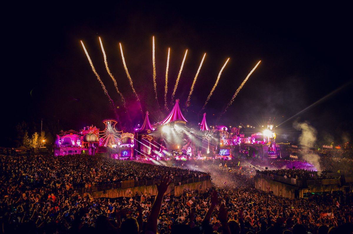 Evolve_EDM's tweet photo. Tomorrowland 2017 😍 https://t.co/BVxiJ5YQoK