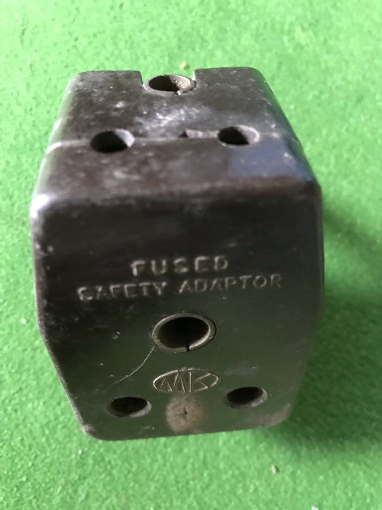chiefychat's tweet photo. Dad needs to update his garage sockets #roundpin https://t.co/PeH5GEdunZ