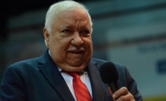 tele11PR's tweet photo. Fallece de un paro cardiaco el comentarista deportivo, Elliot Castro. #RIP #QDEP 📸 - Noticel https://t.co/YUmYaxkZfe