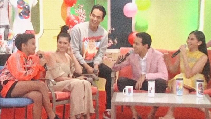 loyzagadiegy's tweet photo. di lang pala #AshLloyd ang loveteam kanina sa chillout 😅 may team #AwGo din diba @sueanna_dodd 😂 @loyzagadiegs @BriguelaAwra @DiegstersReal https://t.co/WW9HYg0m67