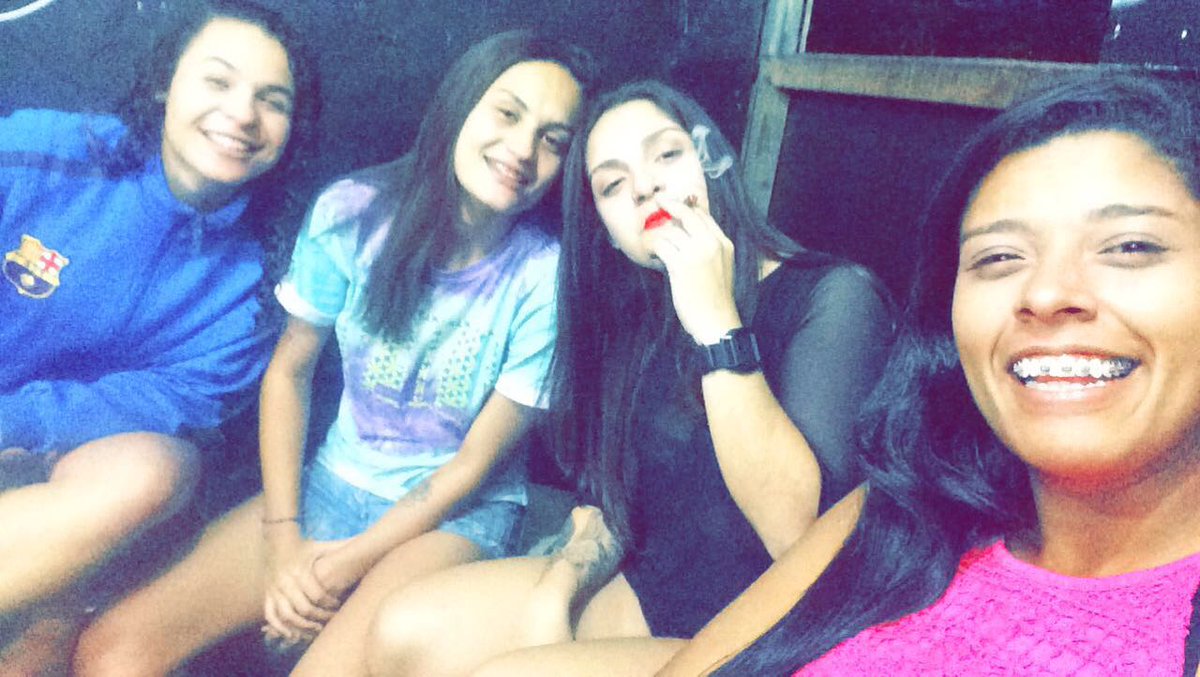 vi_souzaaaa's tweet photo. eu preciso de vocês pro rolé valeeerr.. 👏🏾✔️💞#meusfechamentos #tacafogo #chamaafi https://t.co/XxHWVFu6Uj