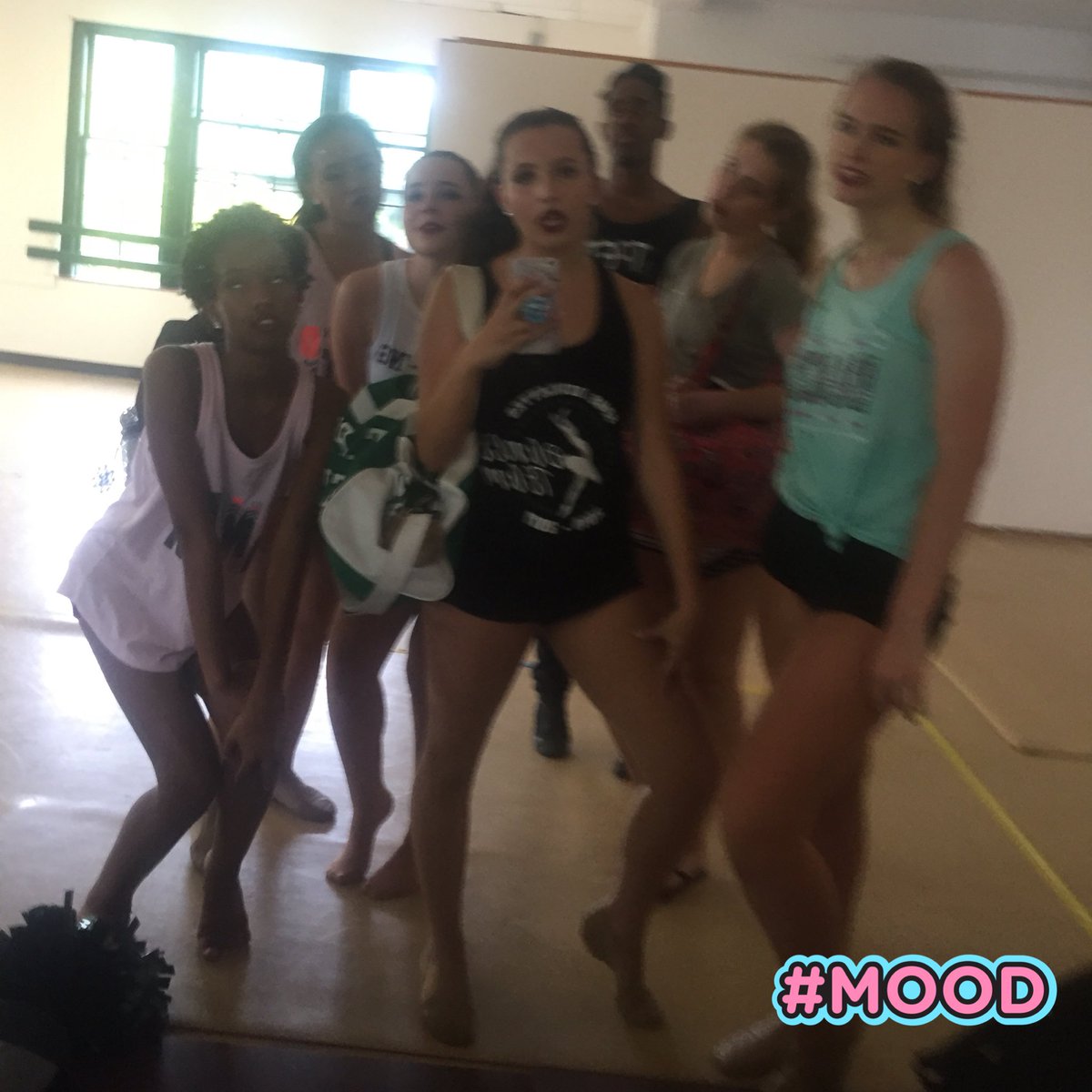 sphsdevilettes's tweet photo. team pictures with @Julifro today! then a sweaty but productive practice 😊 #devilettes #dancers 😈💚 https://t.co/vjhqZ2H80e