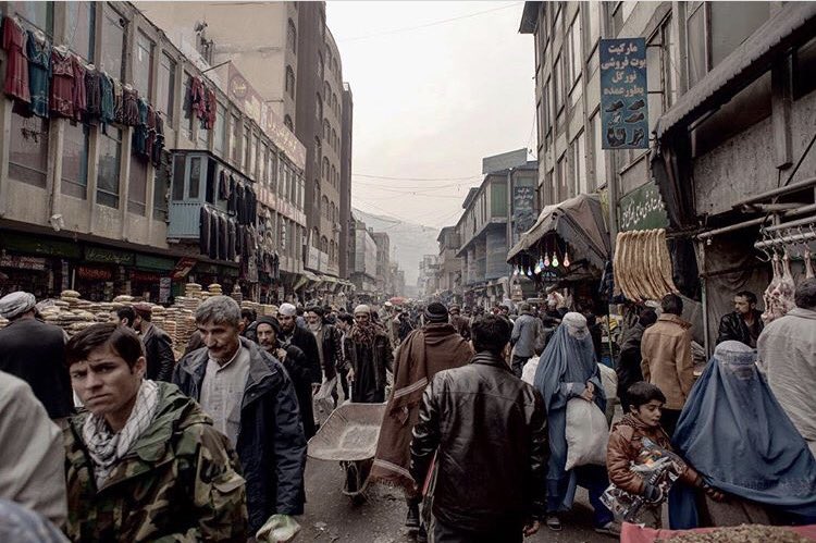 afg_ae's tweet photo. أفغانستان جافة كمعصم العجائز الذين يراقبون الشوارع. لكنها أيضاً عَفِيّة كجسد رجل صحيح البنية. لا يعادل جمالها سوى رصانتها وعنفها. https://t.co/ddpMF9Kzw2