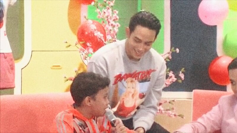 loyzagadiegy's tweet photo. yung hindi lang tumitig si crush, hinawakan ka pa! pero ayaw mo ipahalata kaya nagpapatay malisya ka 😅 #AwGo @loyzagadiegs @DiegstersReal https://t.co/6dGwmynGmw