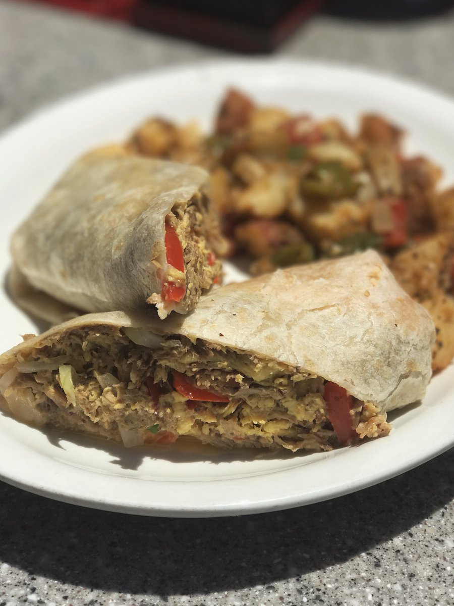 RockandBrewsBP's tweet photo. Did anyone else wake up craving a breakfast burrito? Brunch and $10 Bottlomless Mimosas will be served until 3pm! https://t.co/YQcYDsIOsW
