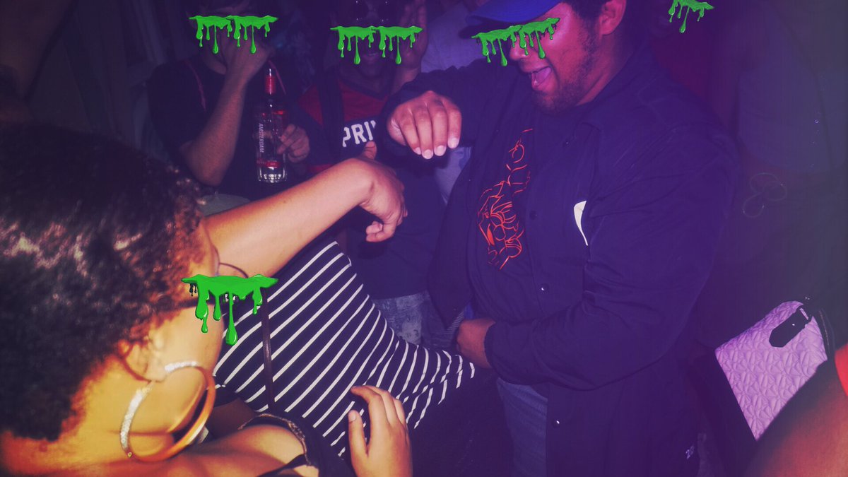 TwoStoriesUP tweet picture