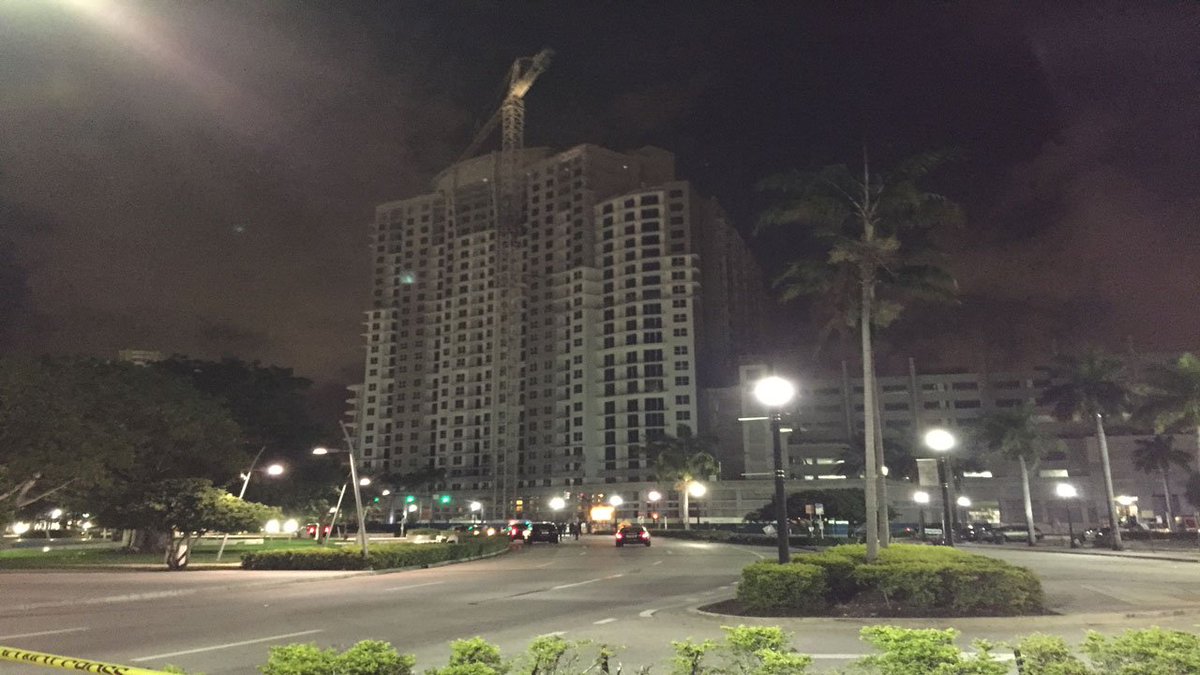 Portion of Hollywood's Young Circle blocked off due to police activity bit.ly/2gV0V6x https://t.co/Cm5Ct1Pymh