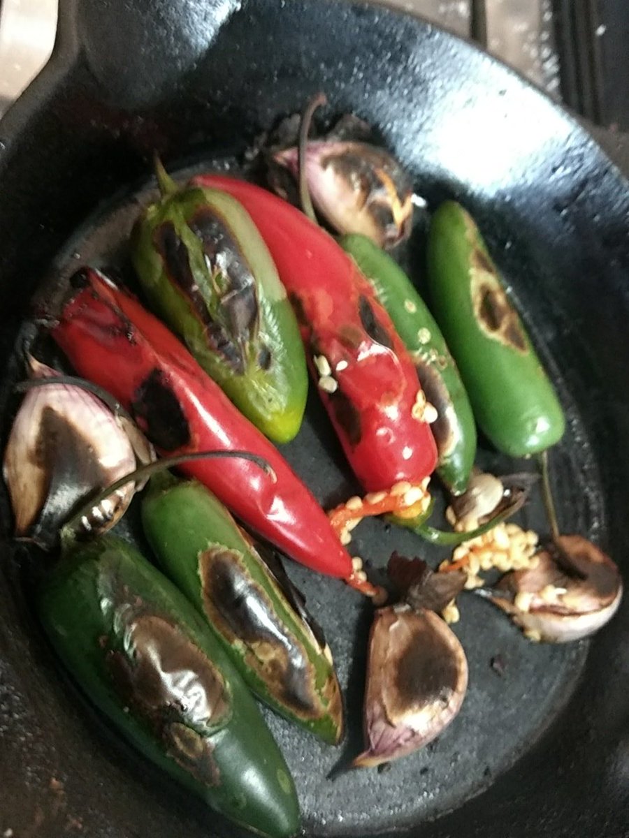 angelomdz's tweet photo. #spicysalsa #homemade with #pineapples @Dracaenawines @SashaEats @WineCommGuy @Amforg @thdivewhisperer @Hays_Helpings https://t.co/ZM6B2jHNcr