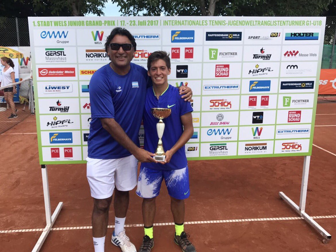 AATenis's tweet photo. 💪🏻 ¡Vamos, @Seba_baez7 🇦🇷! Venció a Hugo Gaston 🇫🇷 4-6, 6-3 y 7-6 (5), y se consagró campeón del G1 de Wels, en Austria 🇦🇹. #VamosArgentina https://t.co/s9pRFV57xi