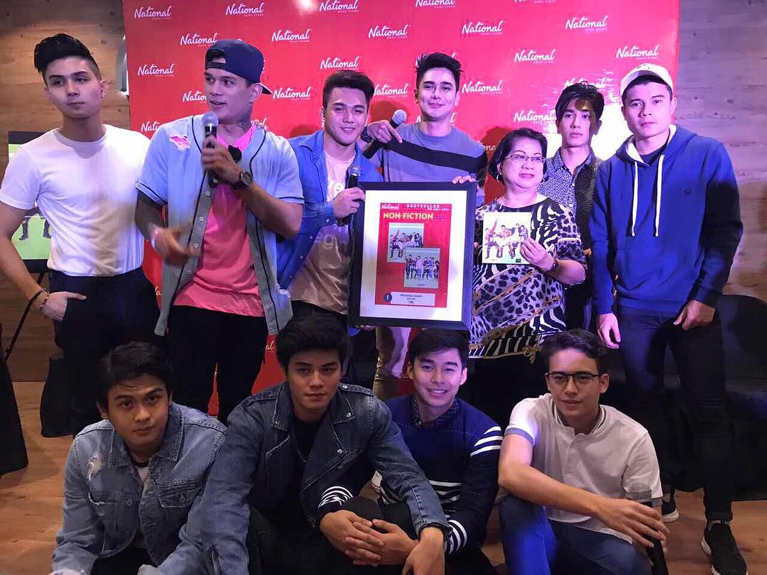 ephrzien's tweet photo. #HashtagsJournal
Best Selling Non-Fiction for the month of July.
Available parin sa lahat ng National Bookstore! https://t.co/lm3sTwnhnn