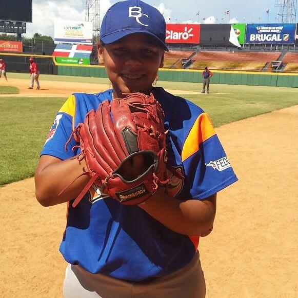 LDBF2017's tweet photo. Melissa Rodrigues de las #BravasDelCibao, lanzo el 1er #JuegoSinHits de la #LDBF2017 en la victoria 3x1 ante las #Fieras del Gran Sto. Dgo. https://t.co/cd5xVP6oGe