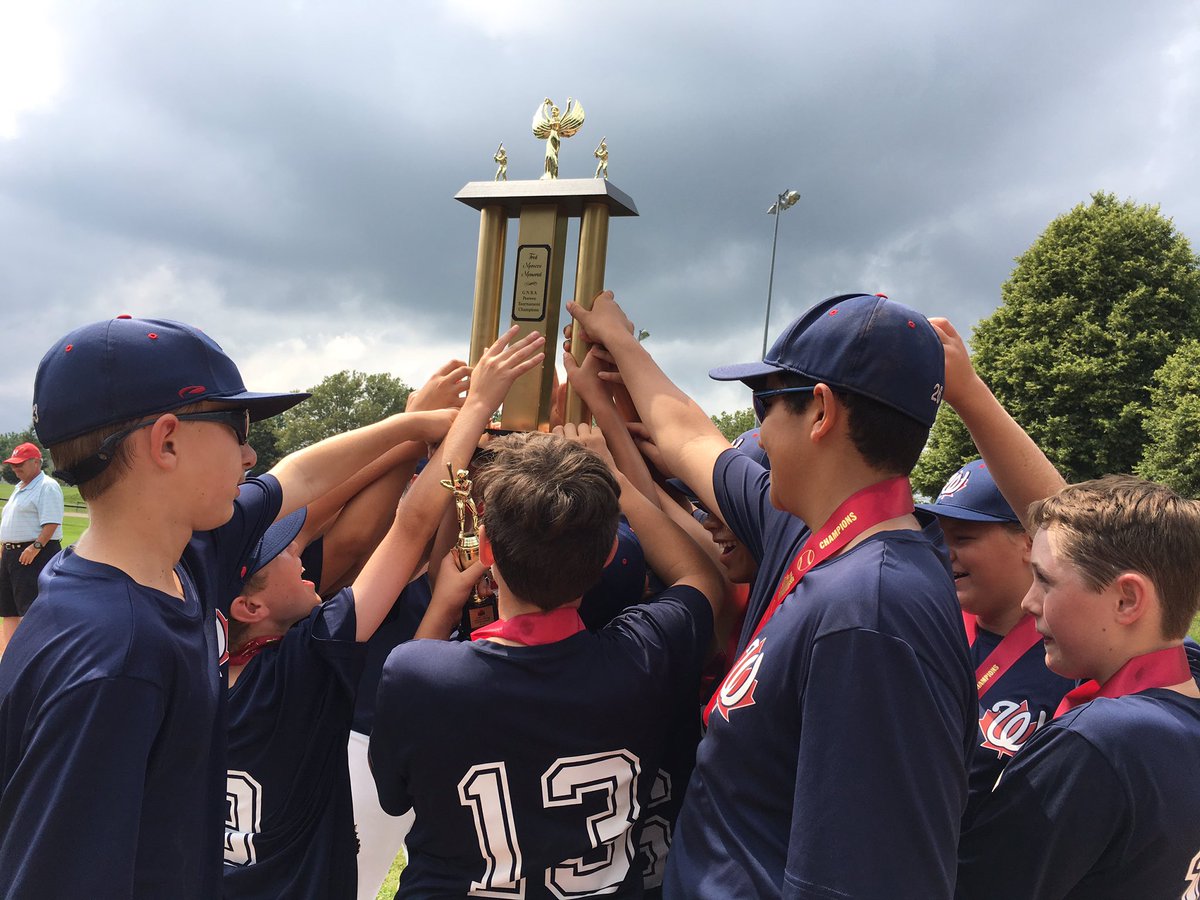 04WhitbyChiefs's tweet photo. Hoisting the trophy! @04WhitbyChiefs are champs! Inaugural Fred Morocco Memorial Peewee Tourney in Niagara @baseballwhitby @EOBAbaseball https://t.co/PR8cIuHATy