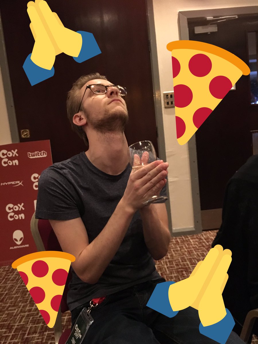 Besso0_'s tweet photo. Papa John's pizza order didn't go through. #PrayForDominos https://t.co/AO5NVsyY7H