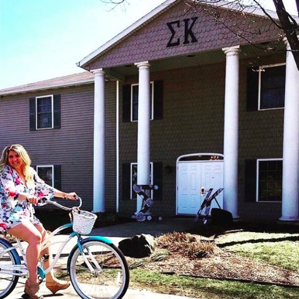 WMU_GoGreek2017's tweet photo. #SororitySunday•ΣK• Want to learn more about Sigma Kappa, sign up for recruitment now https://t.co/dnj9eNPy46 #off2wmu #WMU #WMU21 #gogreek https://t.co/JV5ClkkEEo