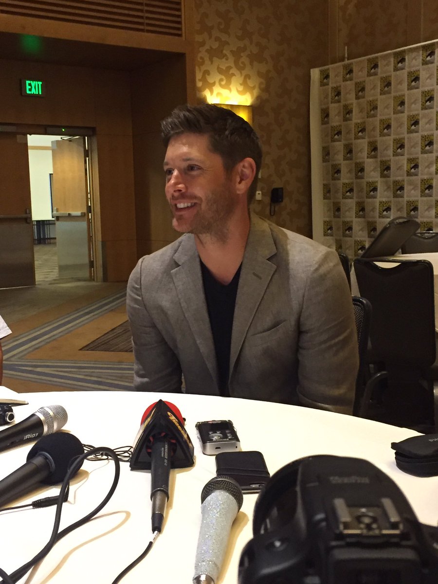 HNewsSource's tweet photo. .@JensenAckles was a sweetie as always! #supernatural #SDcc2017 #deanwinchester https://t.co/WJfhaQ5oTu